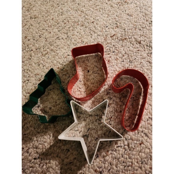 4 Medium Christmas Themed metal Cookie Cutters - Picture 1 of 2